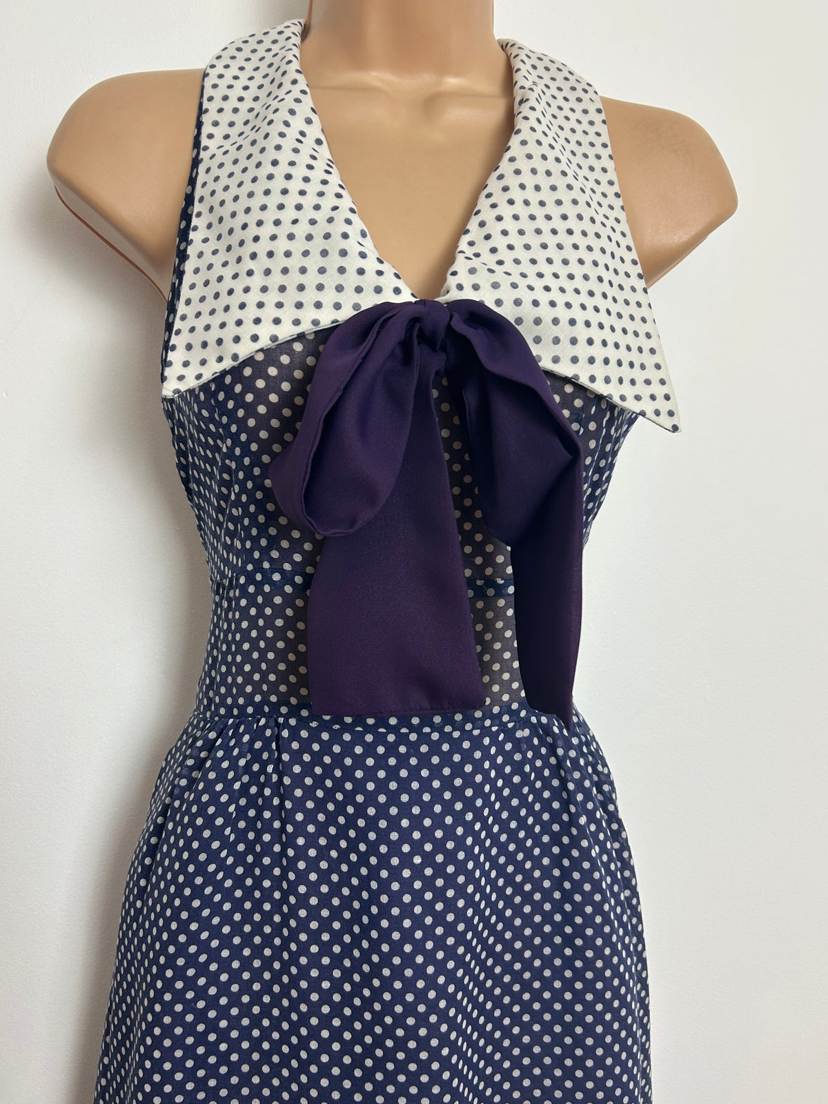 Vintage 1970s WENDY Size 6 Navy Blue & White Polka Dot Wide Collar Pussy Bow Maxi Dress