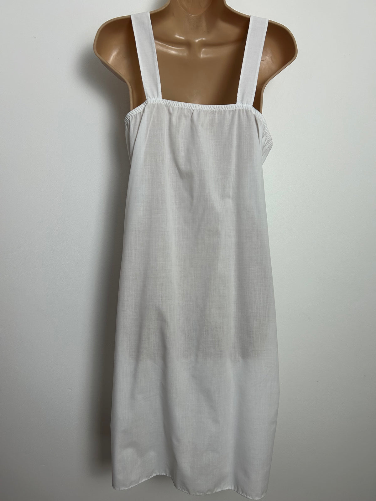 Vintage 1980s Size 14-16 White Cotton Mix Broderie Anglais Detail Nightdress