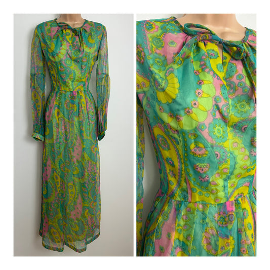 Vintage Late 1960s Size 12 Green Yellow & Pink Psychedelic Floral Paisley Print Long Sleeve Maxi Dress