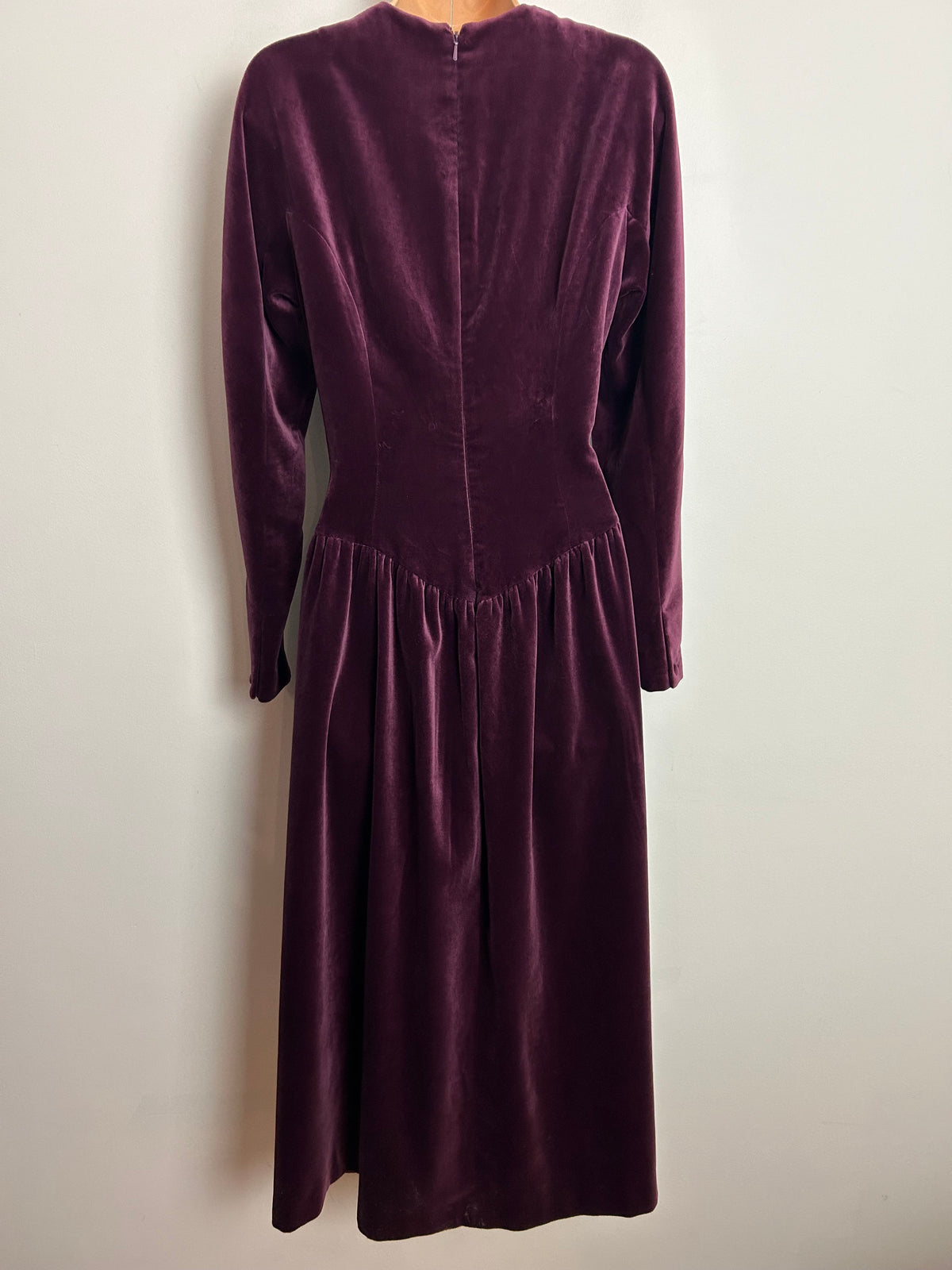 Vintage 1980s LAURA ASHLEY Made In British Crown Colony Of Hong Kong UK Size 10 Plum Purple Velvet Scallop Neck Midi Dress