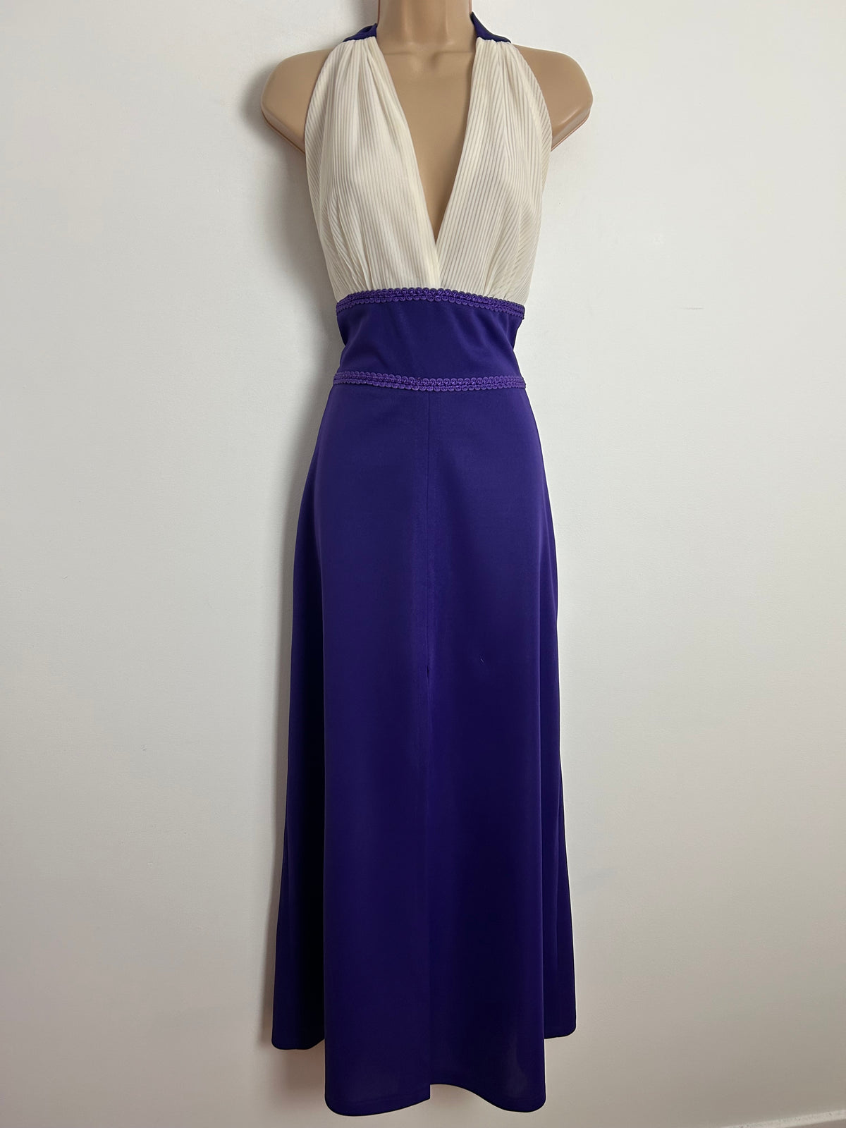 Vintage 1970s Size 10 Purple & White Plisse Pleated Halter Style Braid Trim Occasion Maxi Dress