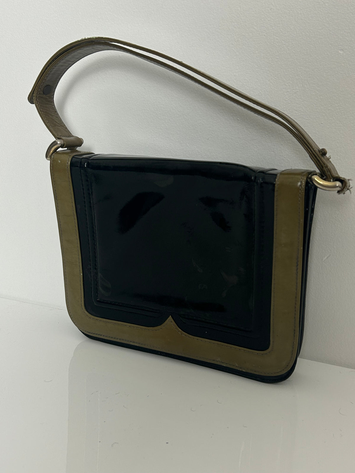 Vintage Late 1960s Early 1970s Black & Olive Green Contrast Patent Mod Handbag