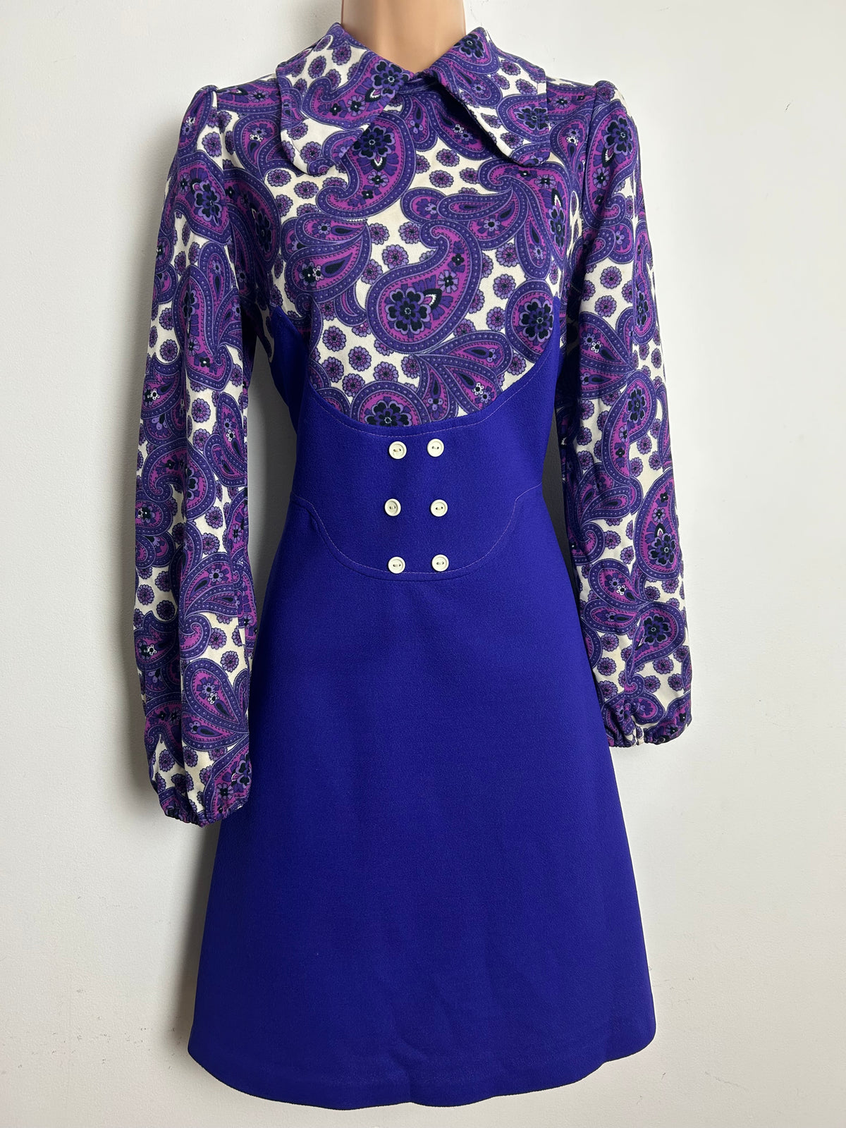 Vintage 1960s Size 12 Purple & White Paisley Print Beagle Collar Long Sleeve Mod Dress