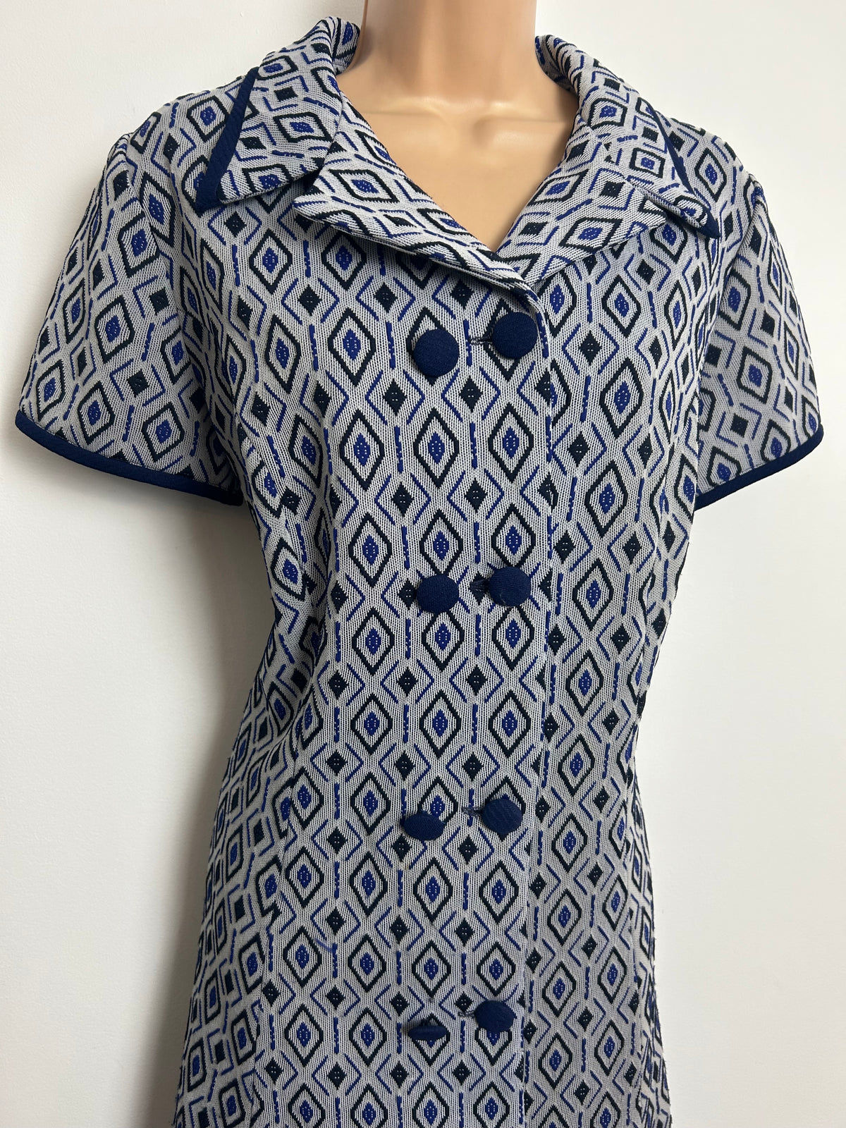 Vintage 1960s Size 14-16 Blue & Black Diamond Pattern Crimplene Double Breasted Mod Shift Dress