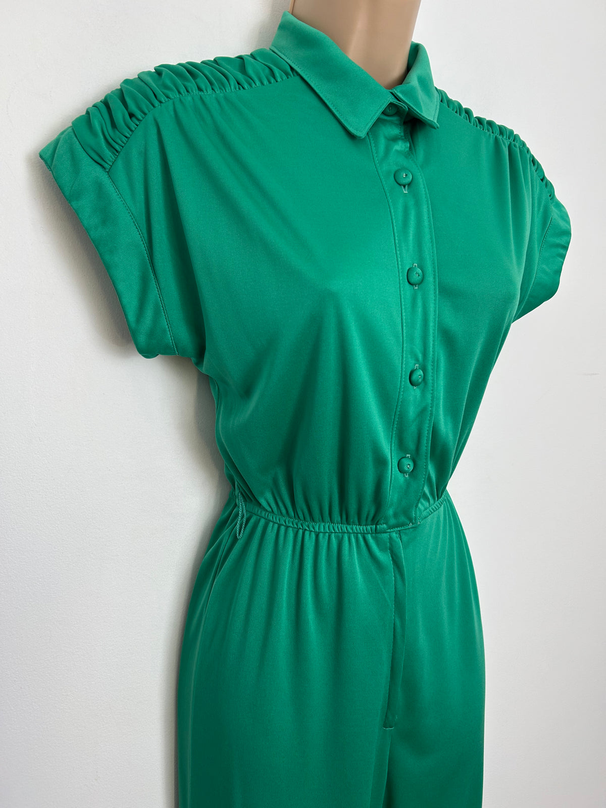 Vintage Late 70s/Early 80s Size 10 Green Ruched Shoulder Detail Short Sleeve Straight Leg Jumpsuit