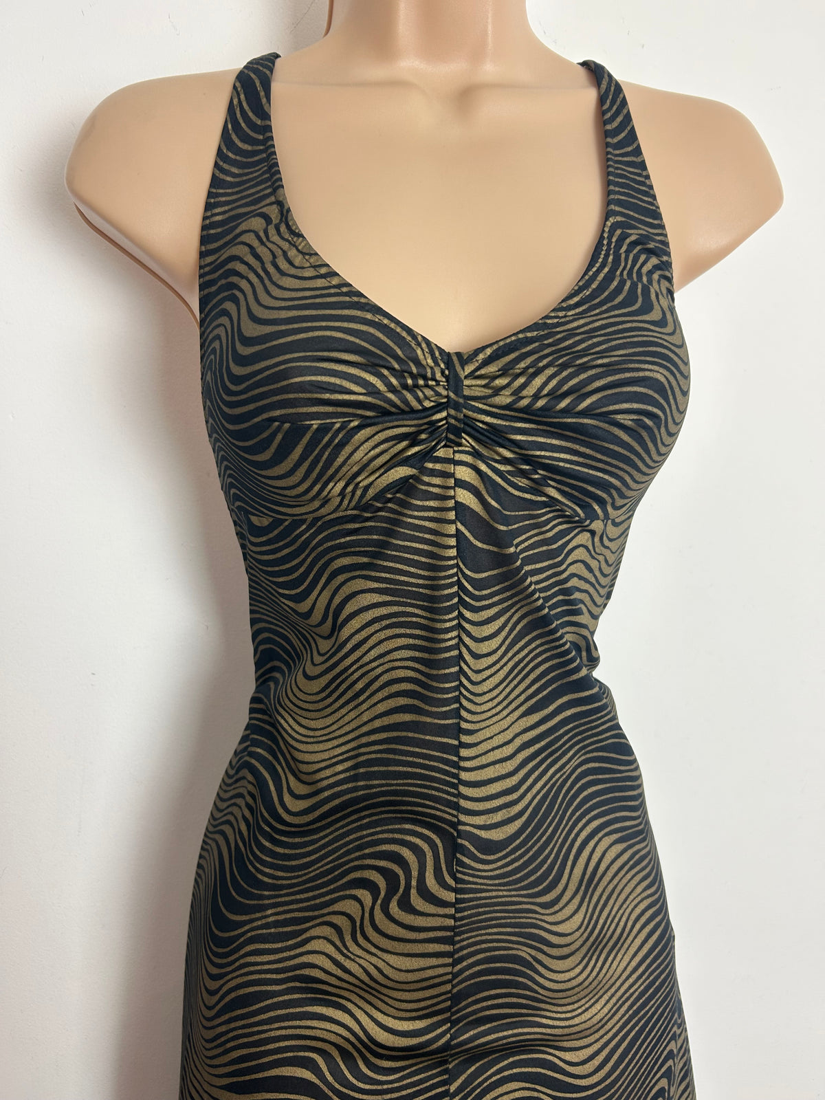 Vintage 1970s Size 6-8 Black & Dark Gold Wavy Stripe Print Open Back Cross Strap Maxi Dress