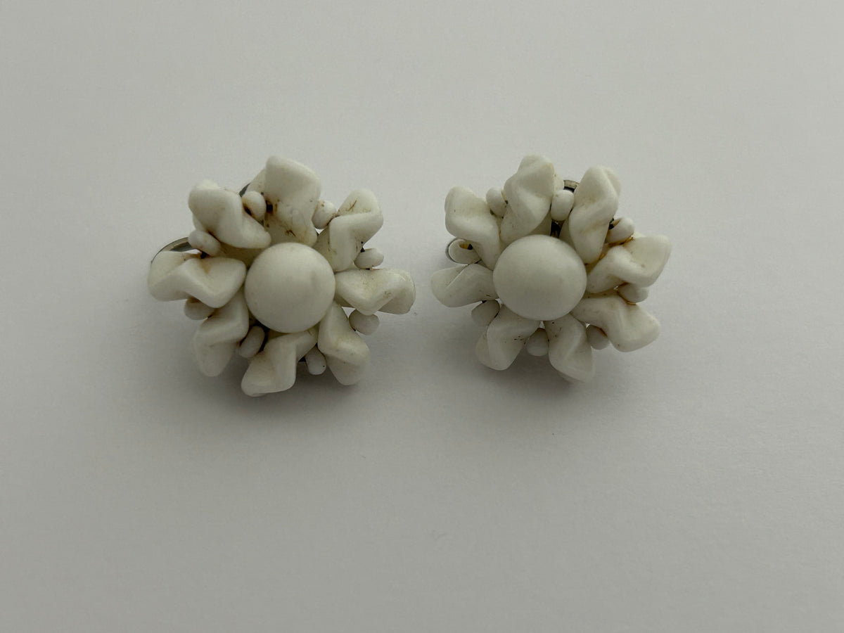 Vintage 1960s White Milk Glass Flower Screw Back Mod Earrings