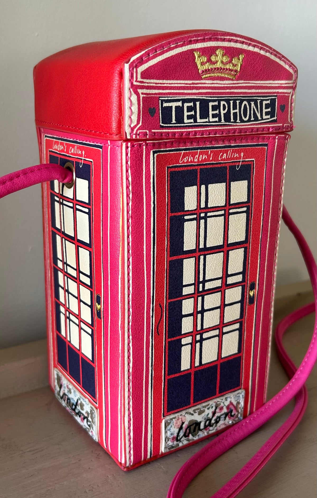 2016 ACCESSORIZE RARE "London's Calling" Red & Pink Public Telephone Box Box Bag