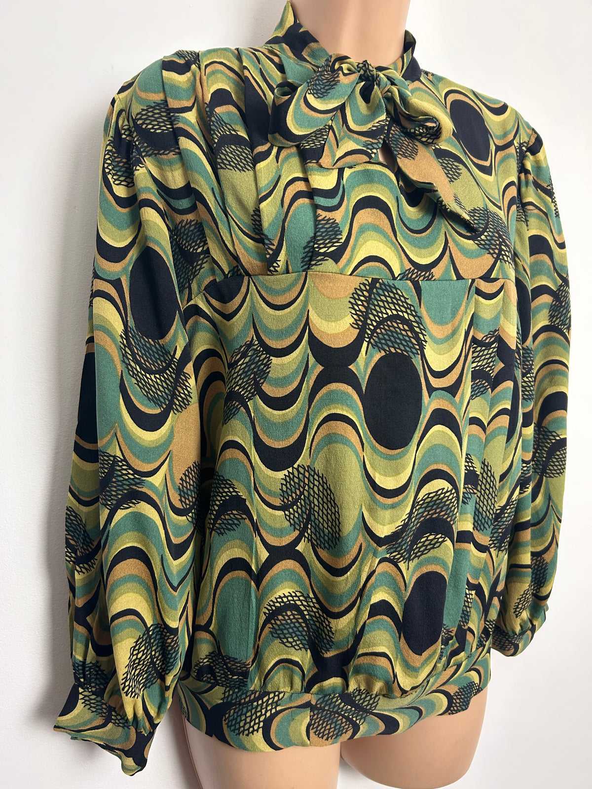 Vintage Late 1970s Size 14 Green & Black Tones Abstract Print Pussy Bow Long Sleeve Blouse