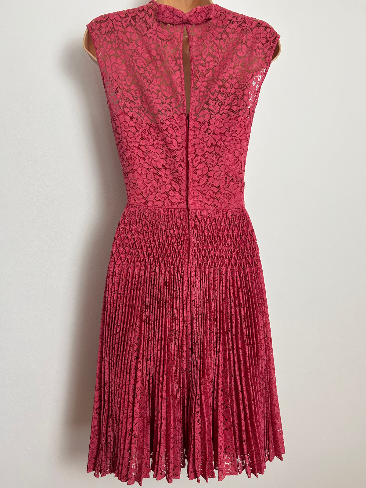 Vintage Early 1970s Size 6 Pink Lace Pintuck Detail Pleated Party Cocktail Dress