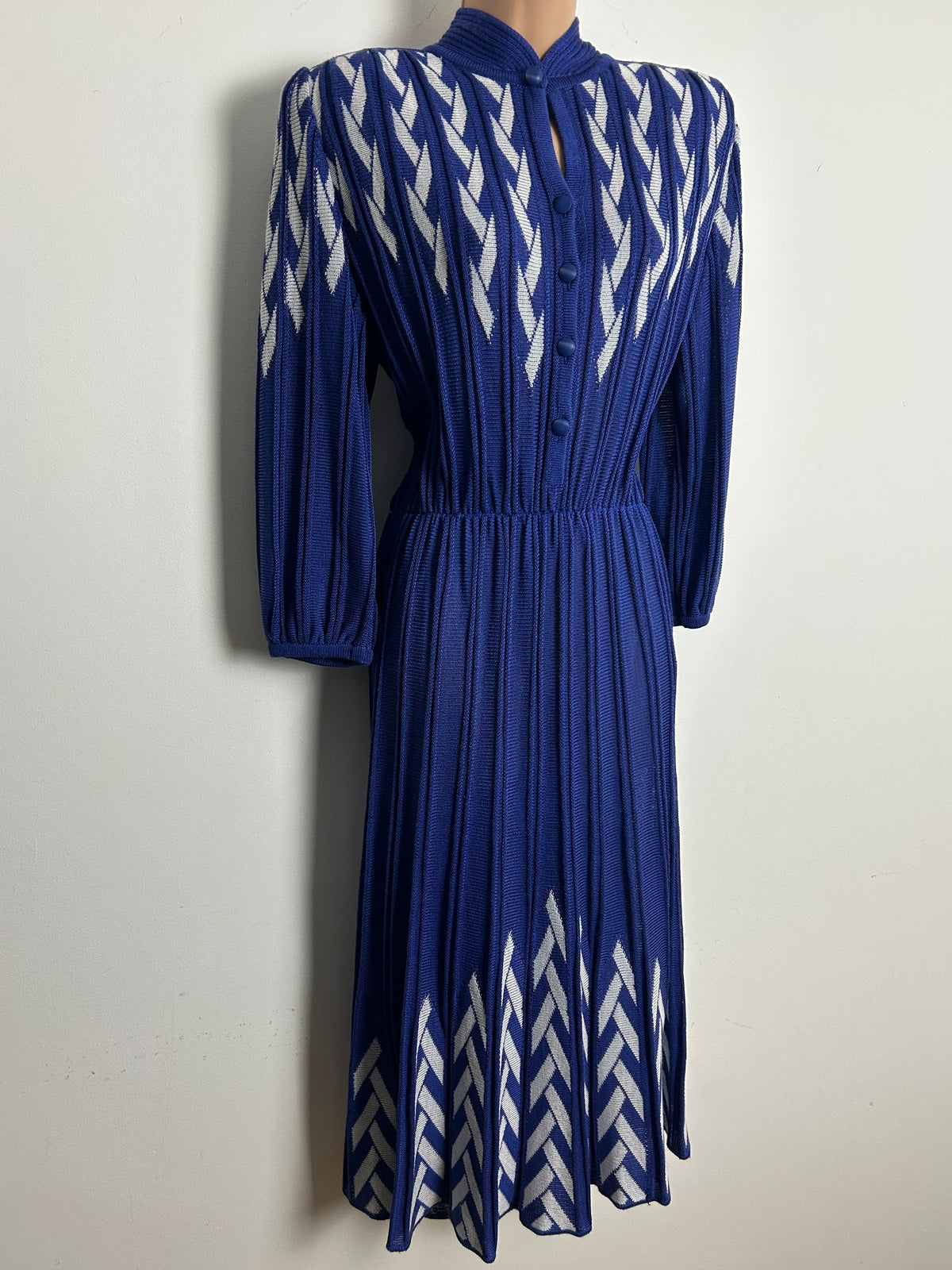 Vintage 1980s MEDICI BY GILL HARVEY Italian Size 10 Navy Blue & White Patterned Knitted Midi Dress