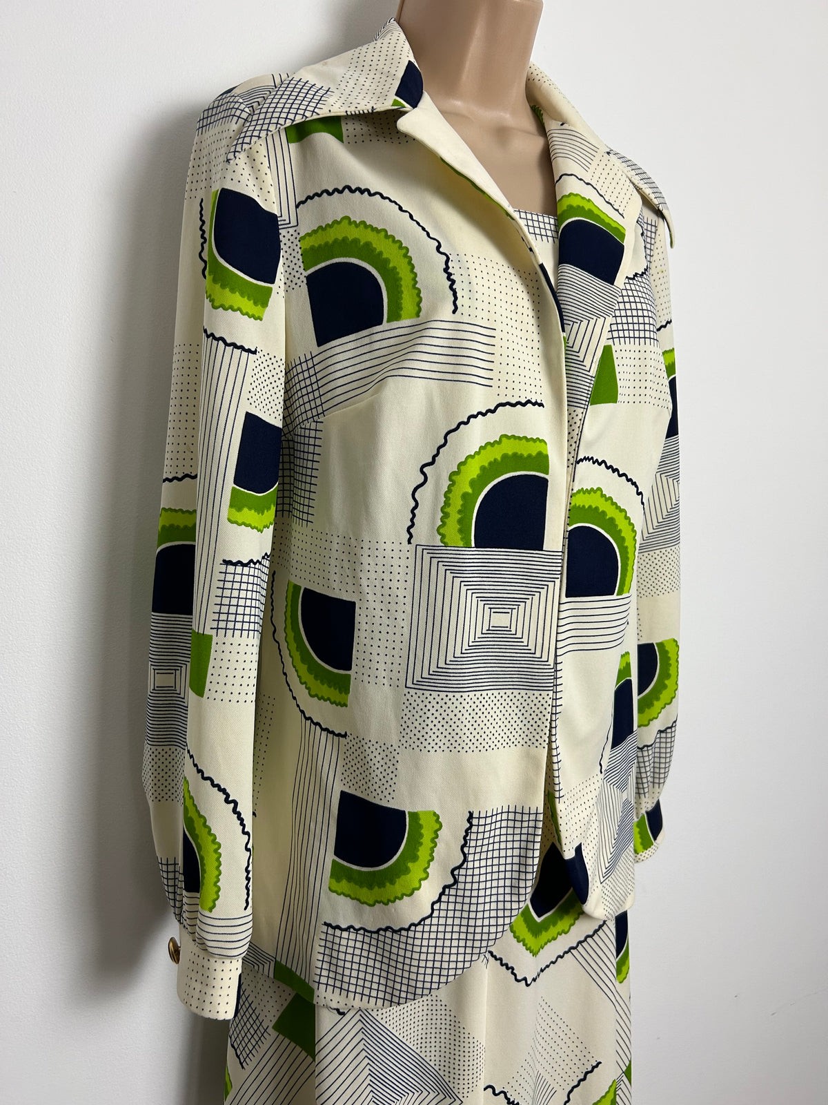 Vintage 1970s MARISA By Kitty Copeland Size 10-12 Cream Navy Blue & Green Abstract Print Dress & Matching Dagger Collar Open Fronted Shirt  Style Jacket