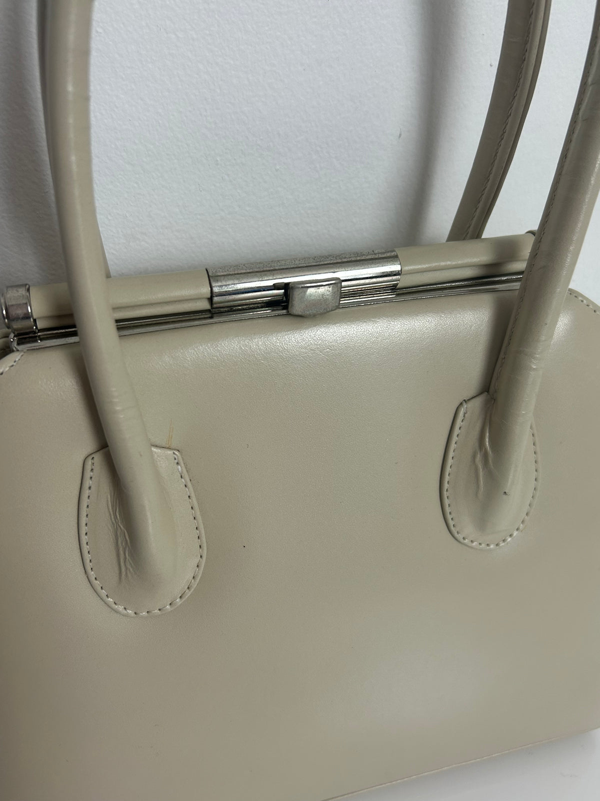 Vintage 1960s DEGREE Handmade In England Cream Leather Kelly Style Handbag