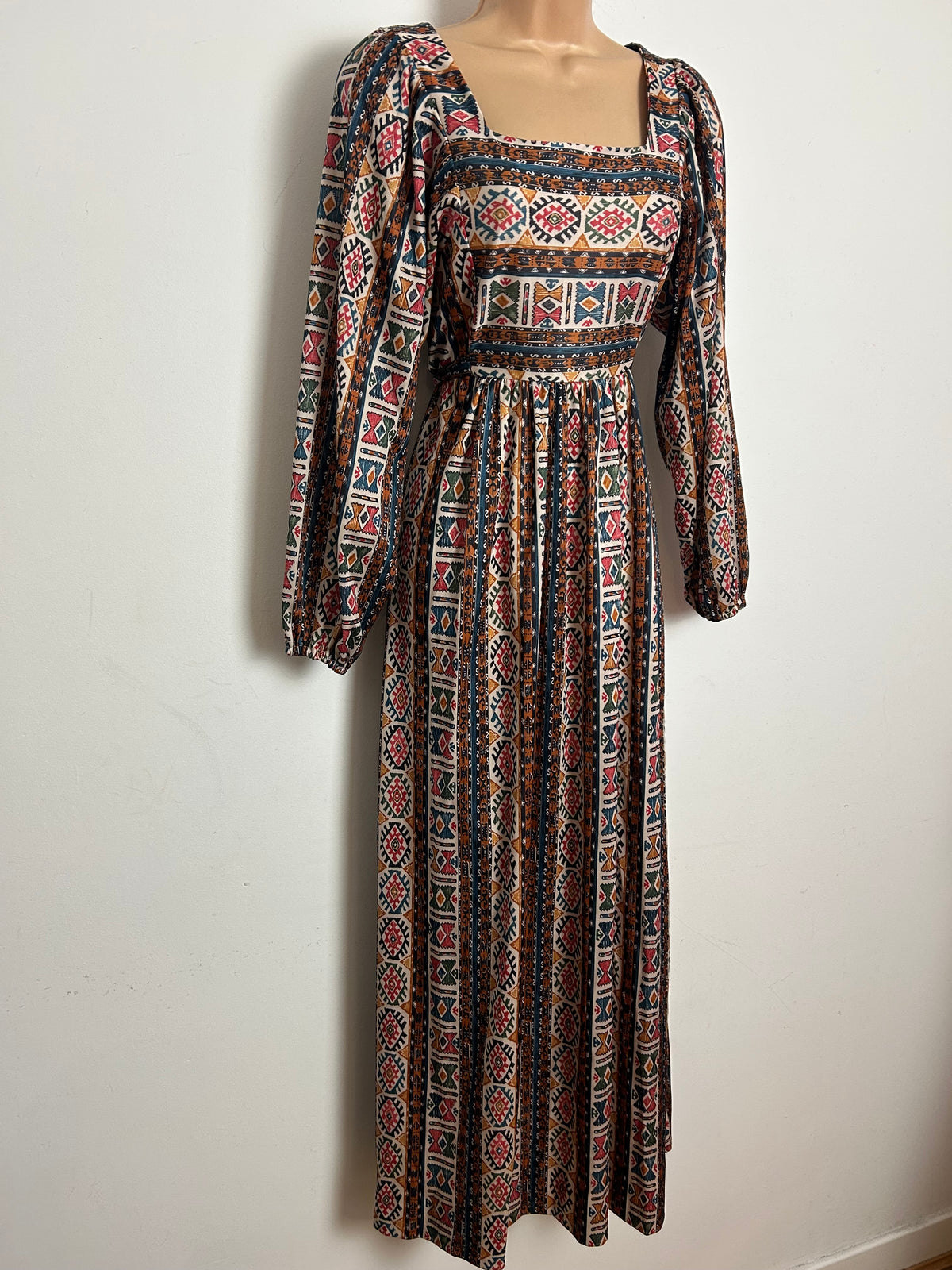 Vintage 1970s Size 6-8 Black Cream Rusty Brown & Red Abstract Print Long Sleeve Maxi Dress