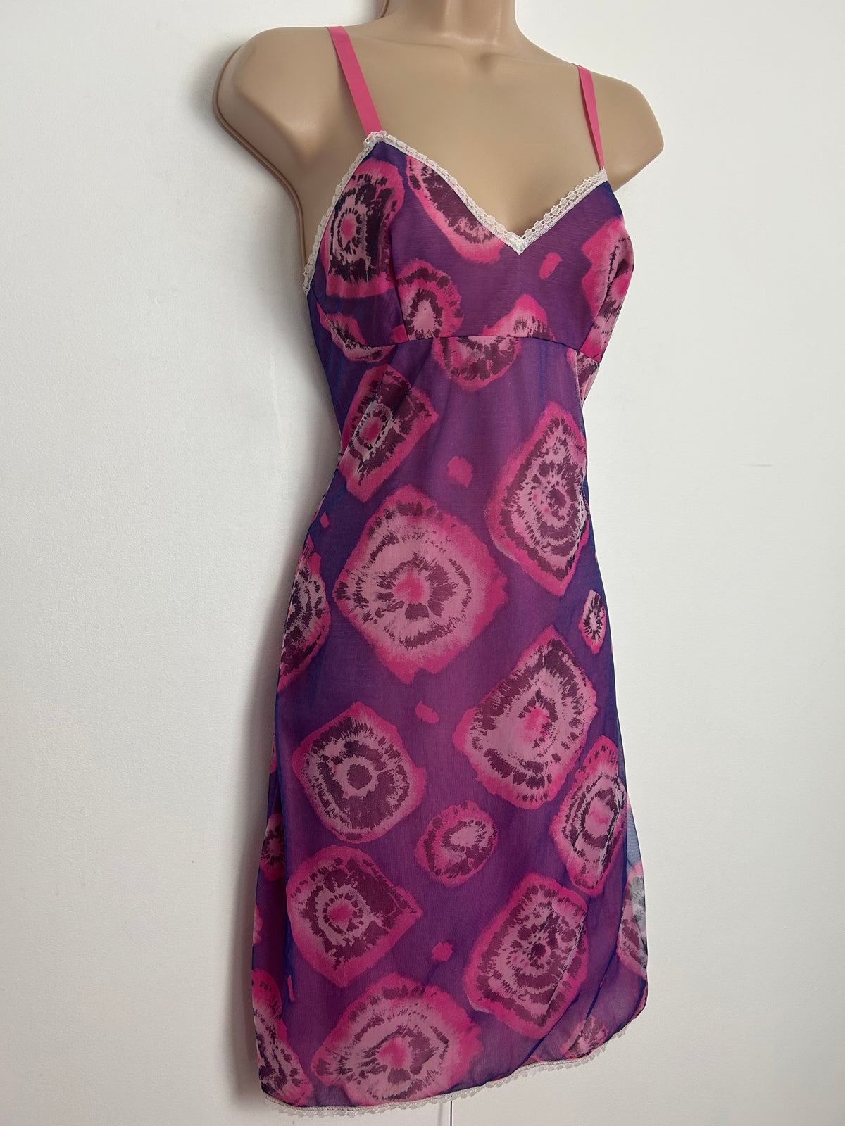 Vintage 1970 Size 8 Purple & Pink Abstract Print Lace Trim Strappy Slip Style Nylon Nightie