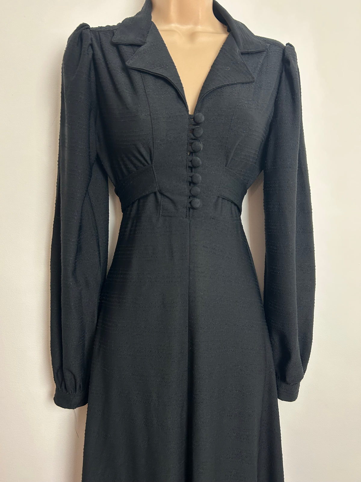 Vintage 1970s VAN ALLEN Size 10-12 Classic Black Long Sleeve Tie Back Maxi Dress