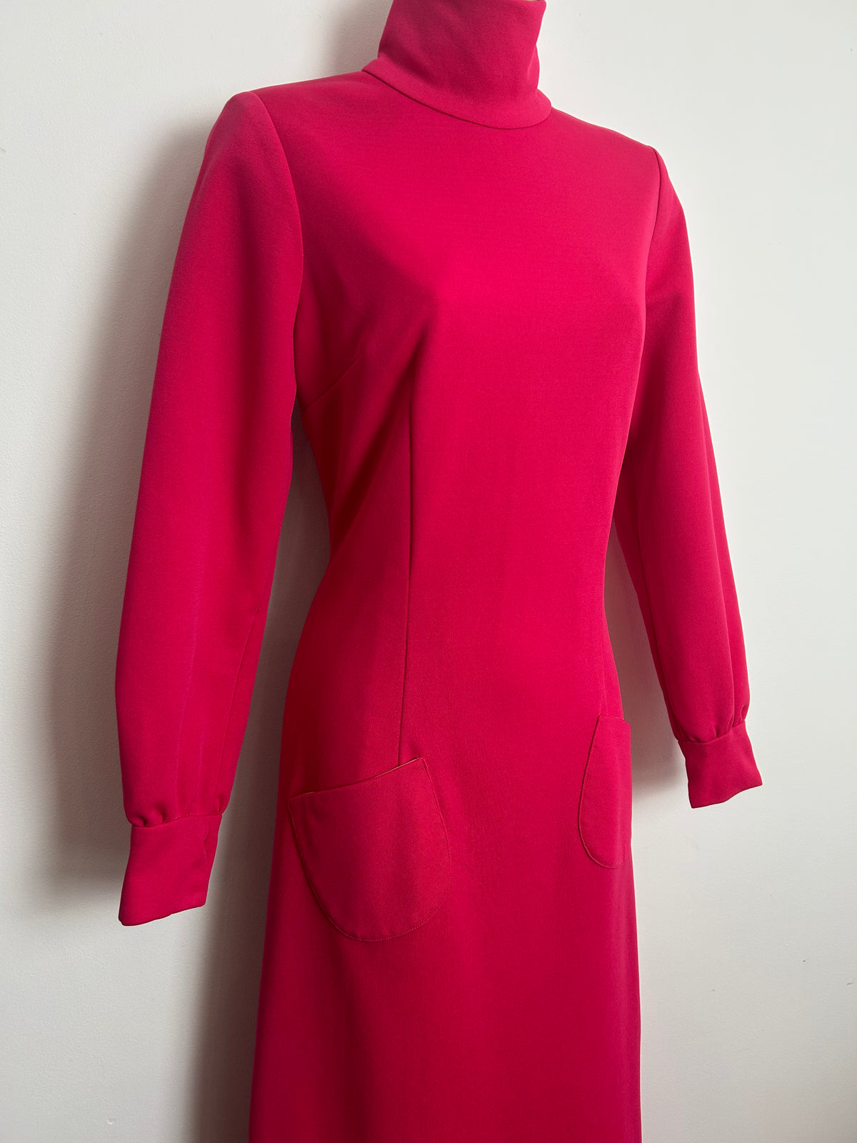 Vintage 1960s Size 10 Hot Pink Long Sleeve Pocket Detail Maxi Dress