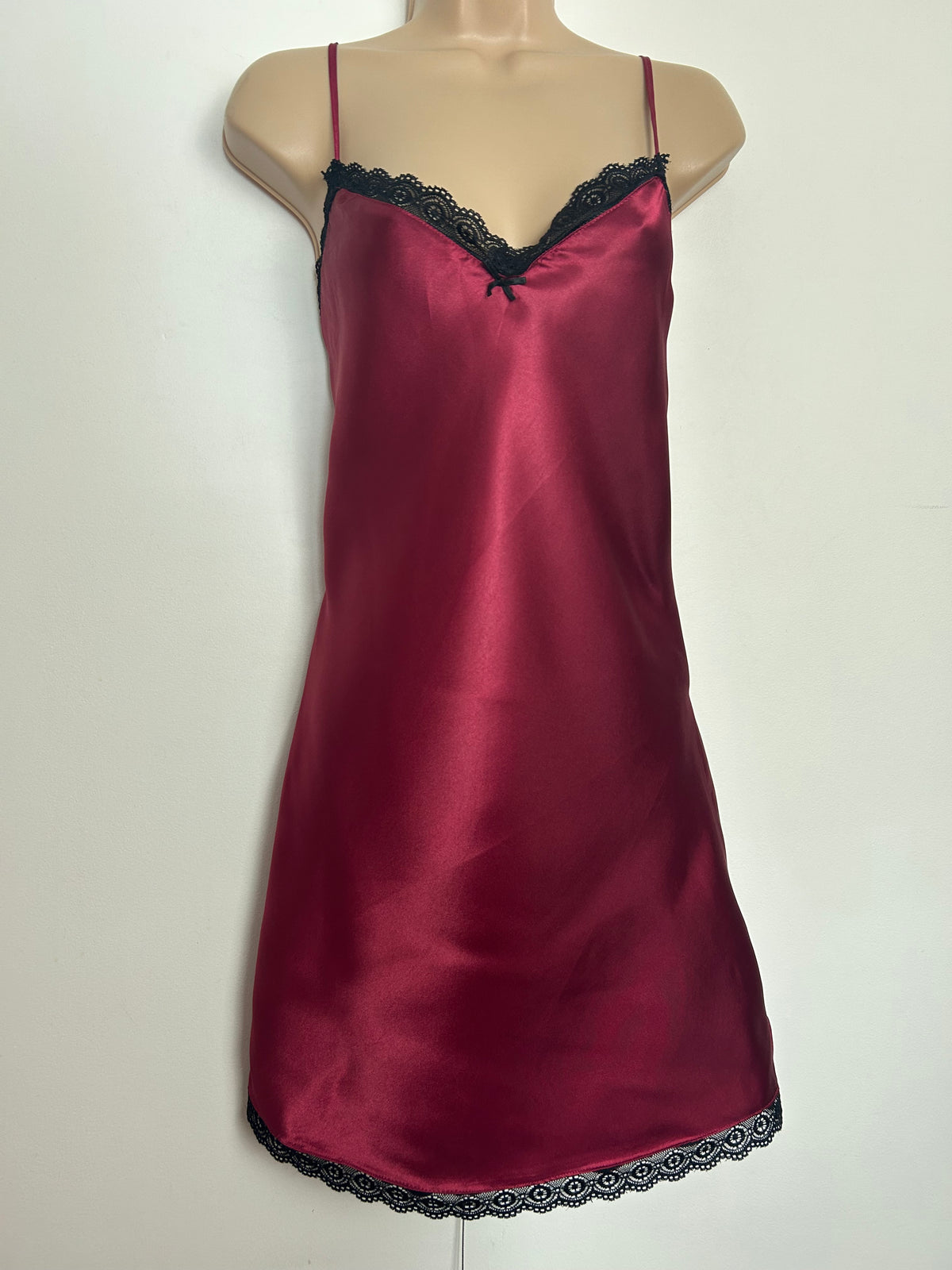 Modern ESMARA LINGERIE Size 10 Dark Red & Black Lace Trim Strappy Slip
