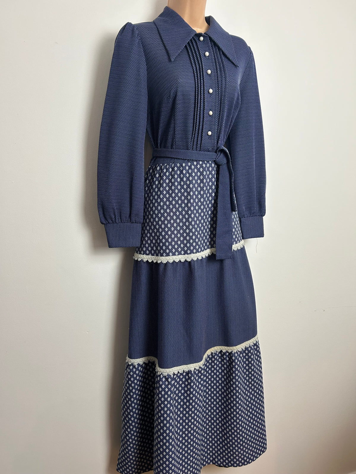 Vintage 1970s Size 12 Dark Blue Polka Dot & Abstract Print Dagger Collared Belted Tiered Maxi Dress