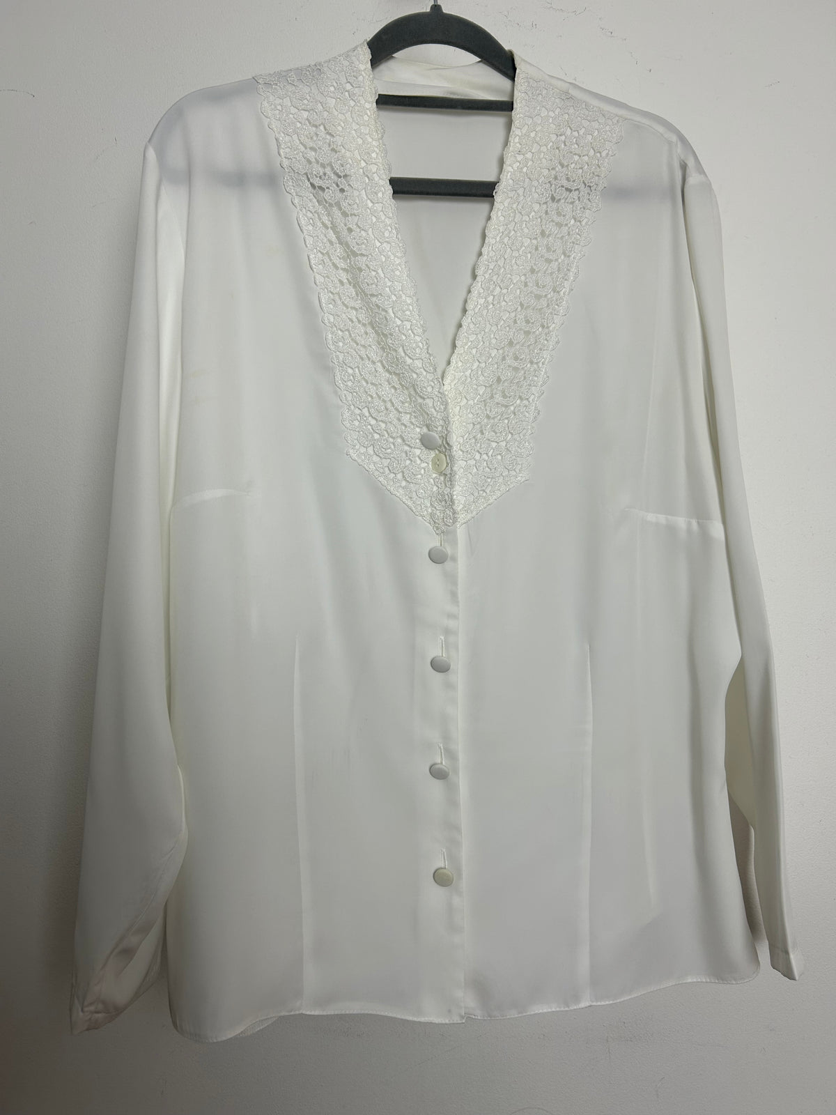 Vintage 1980s Size 16 Pretty White Lace Trim Long Sleeve Blouse