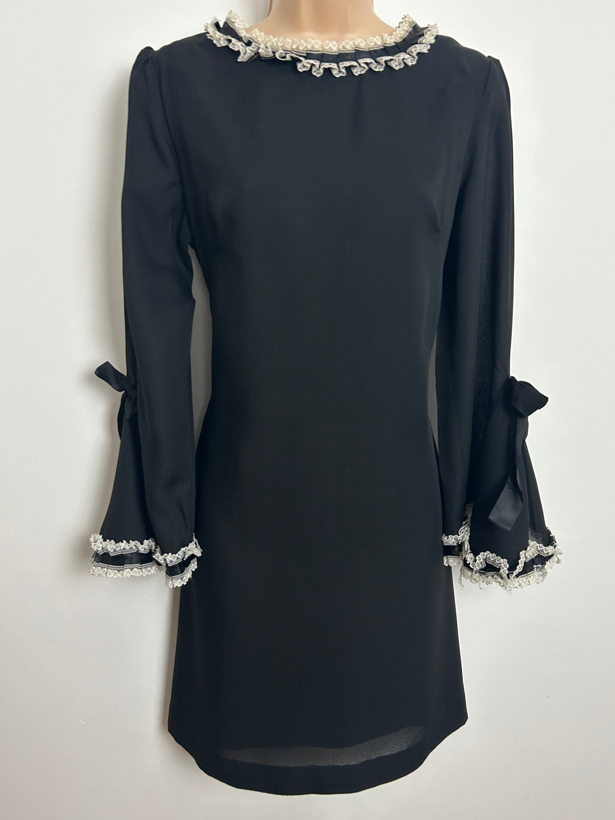 Vintage 1960s Size 10-12 Black Ruffle & White Lace Trim Flared Cuff Mini Mod Shift Dress