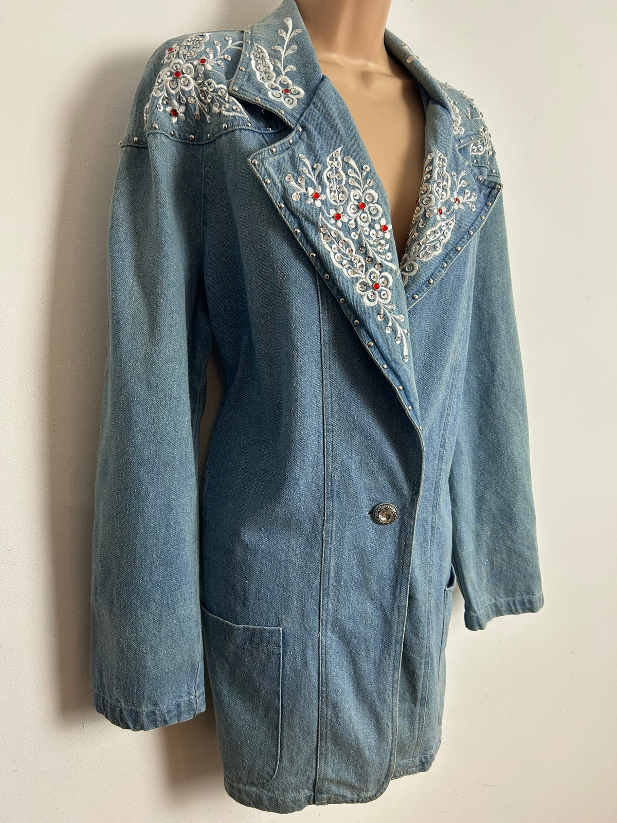 Vintage 1980s JENJEN BY DARIAN Size M (12-14) Stonewash Embroidered Jewel & Sequin Blazer Style Denim Jacket