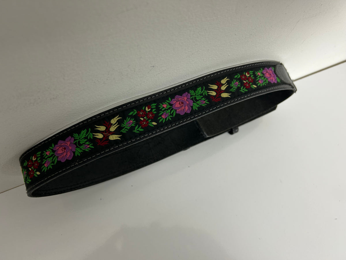 Vintage 1980s Black Leather & Floral Embroidered Detail Western Style Belt