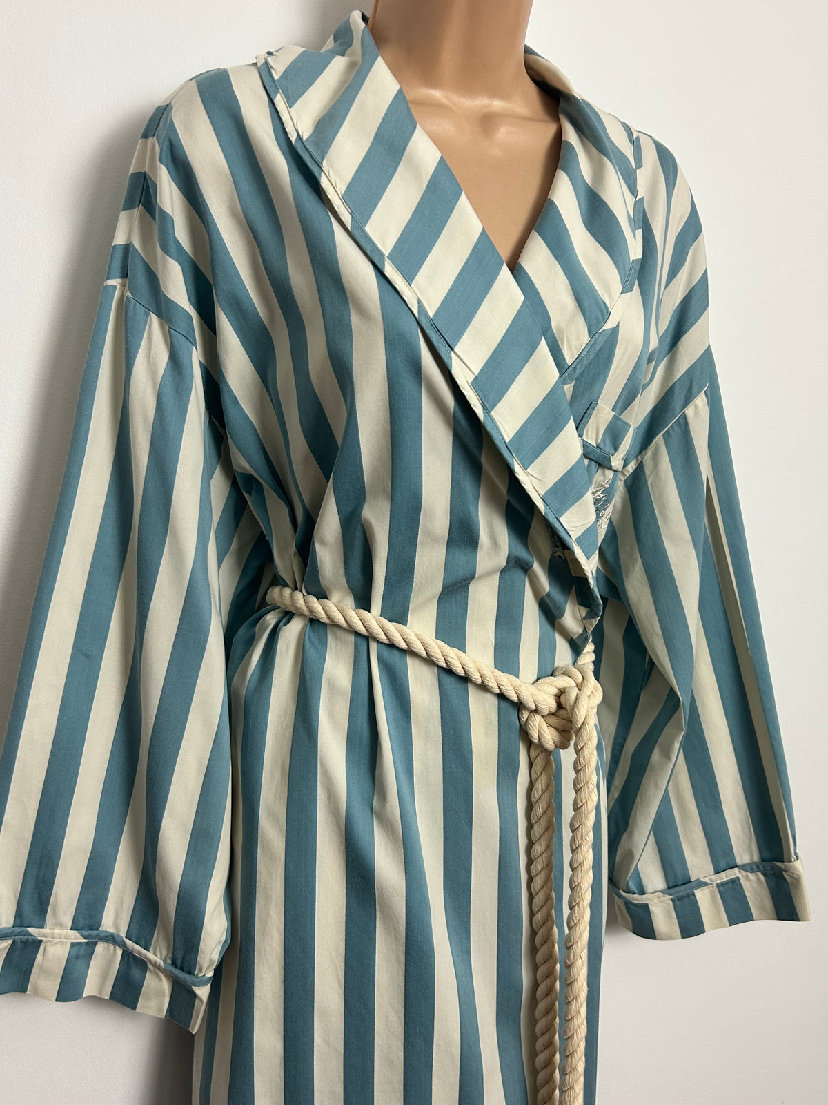 Vintage 1980s LAURA ASHLEY Size 12-14 Blue & White Stripe Cotton Dressing Gown