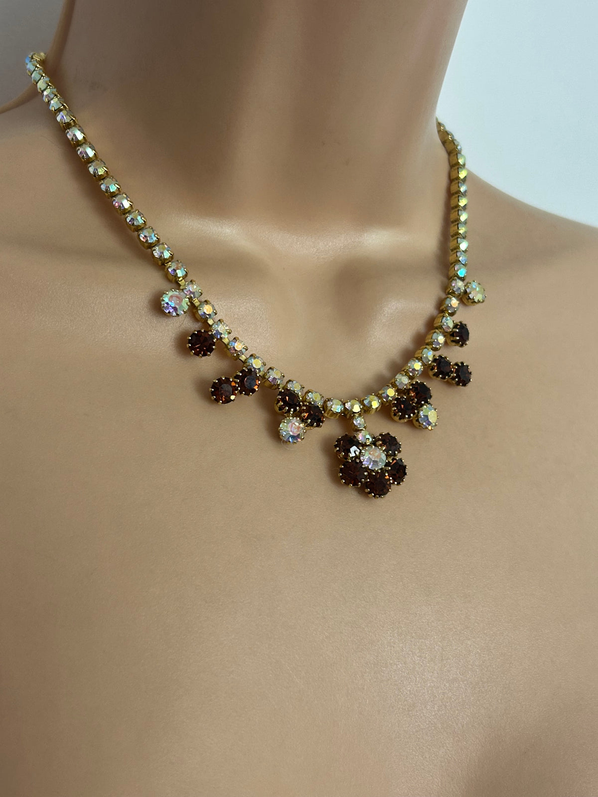 Vintage 1960s Beautiful Gold Tone Aurora Borealis & Amber Colour Diamante Set Dangle Necklace