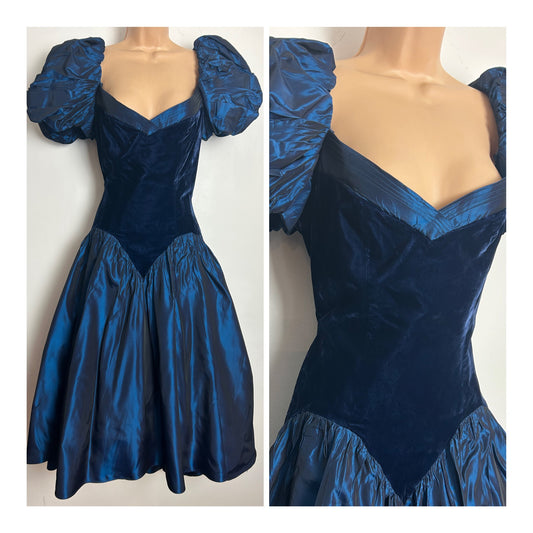 American Vintage Extreme 1980s Size 8 Midnight Blue Velvet & Taffeta Puffed Shoulder Party Prom Dress