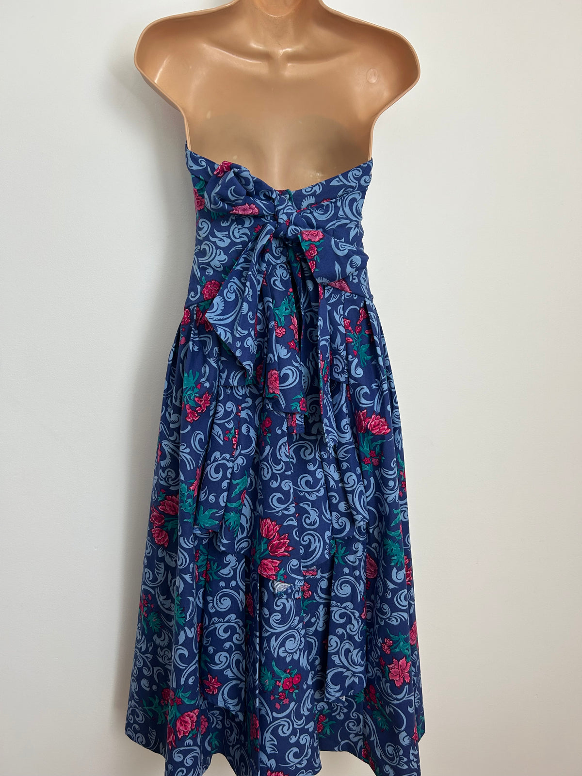 Vintage 1980s LAURA ASHLEY Size 6/8 (Size 10) Blue & Pink Floral Print Strapless Boned Pleated Occasion Dress
