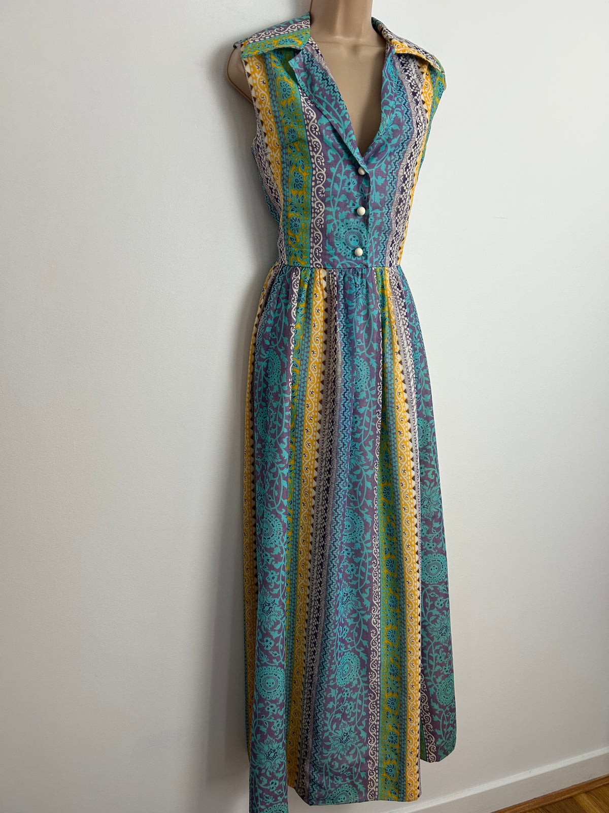 Vintage 1970s RARE DESIGNER TONY ARMSTRONG UK Size 10 Turquoise Yellow Purple & White Abstract Stripe Print Maxi Dress