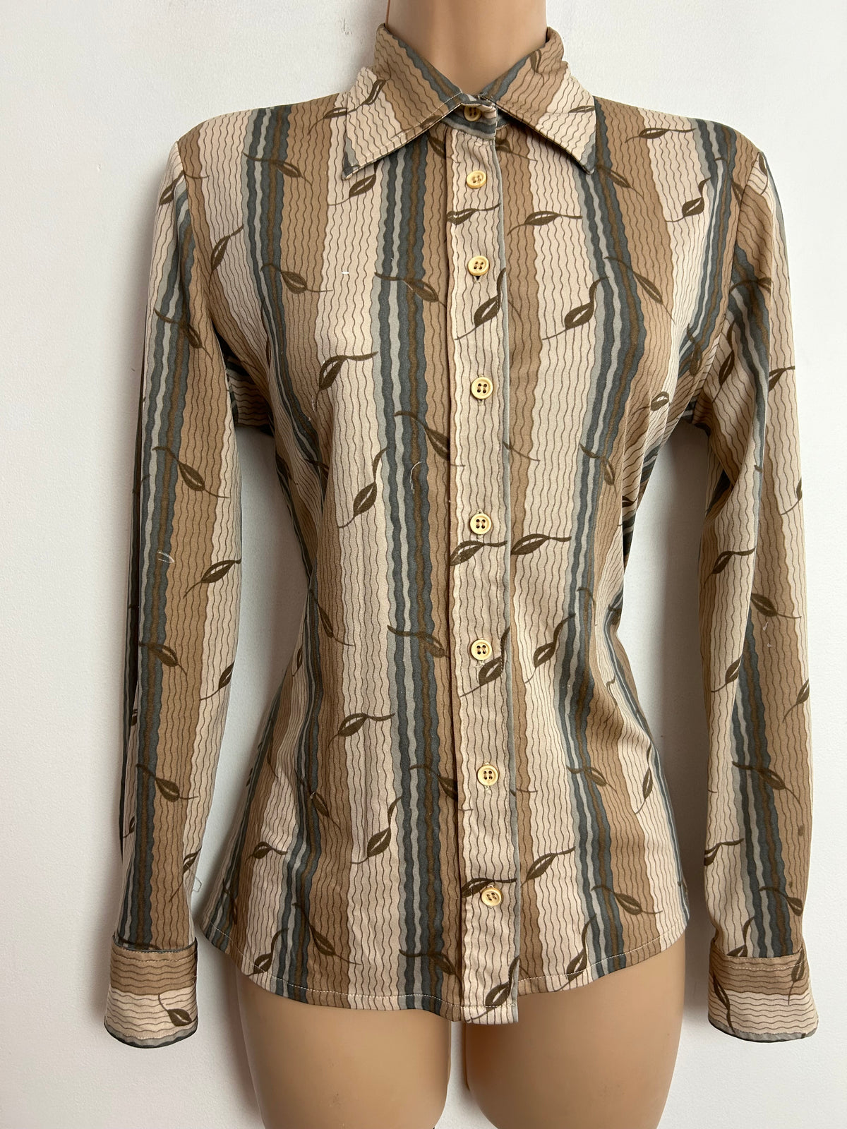 Vintage 1970s RIVOLI CLUB UK Size 12 Beige & Blue Tones Wavy Stripe & Leaf Print Long Sleeve Shirt