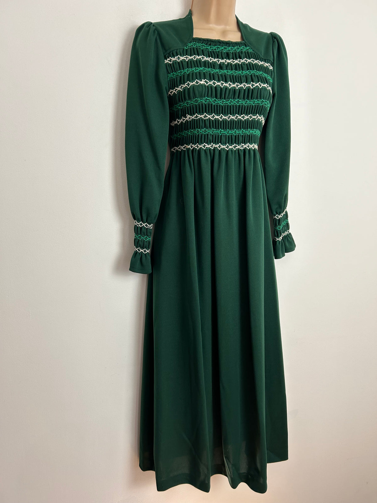 Vintage 1970s UK Size 8/10 Bottle Green Shirred Stretchy Bodice Long Sleeve Tie Back Boho Maxi Dress