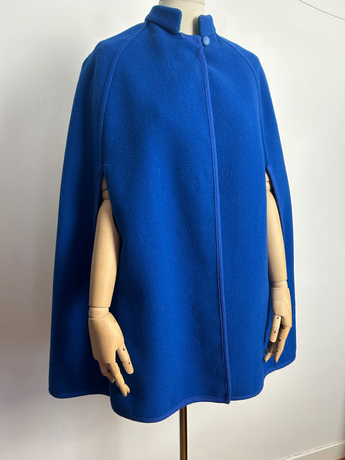 Vintage 1960s UK Size 8-10 Fabulous Green & Blue Reversible Wool Cape/Poncho