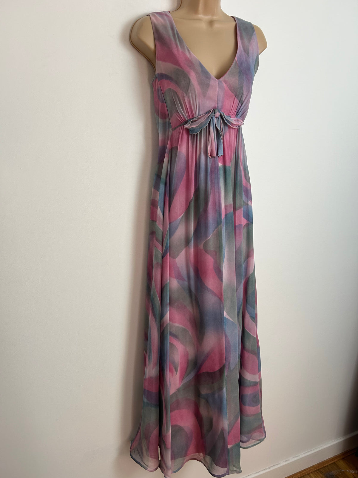 Vintage Late 1960s JOHN CHARLES LONDON Size 8-10 Pink & Grey Abstract Print Silk Crepe Trapeze Dress