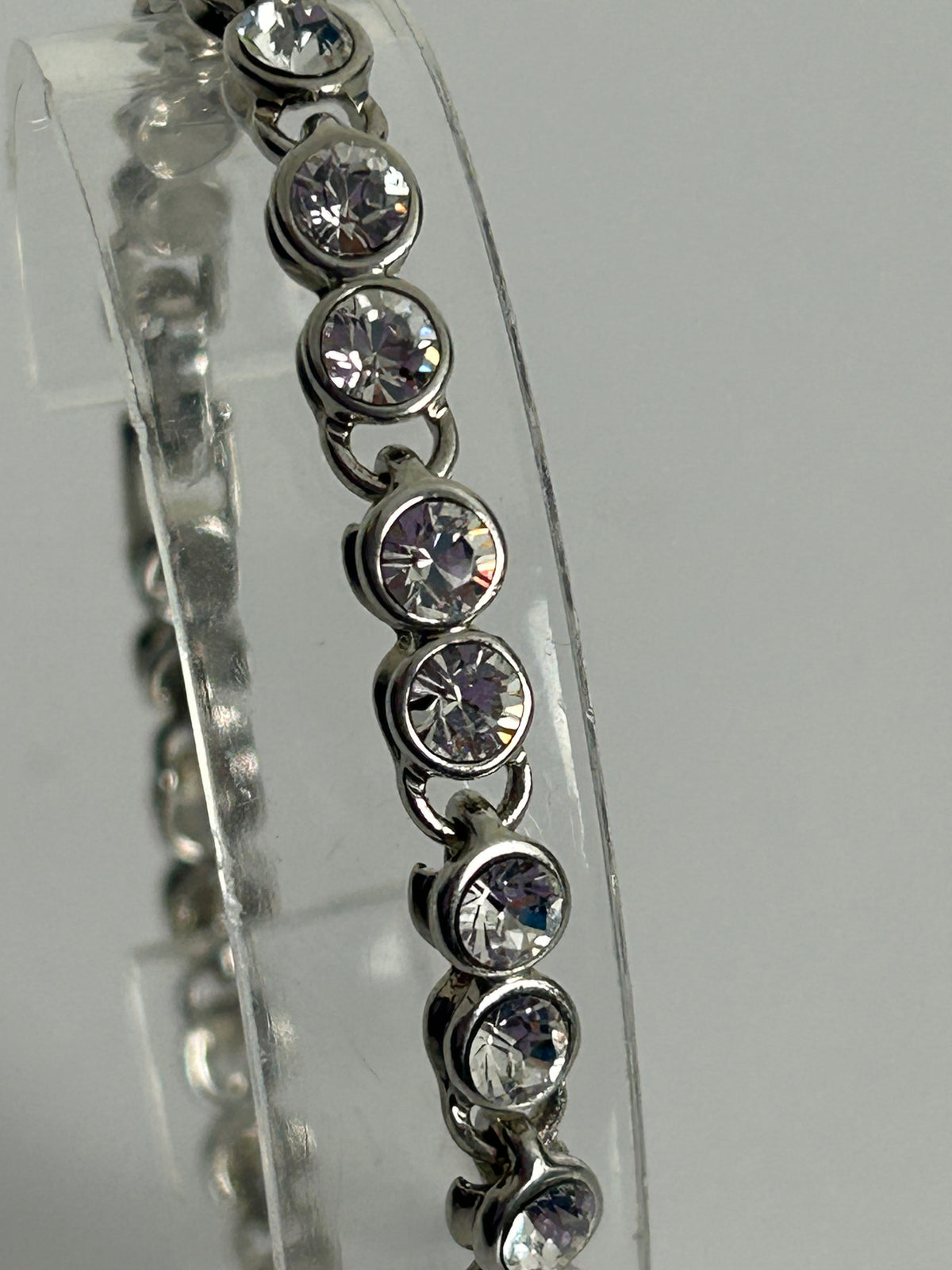 Vintage Pretty Silver Tone Diamante Set Round Stone Bracelet