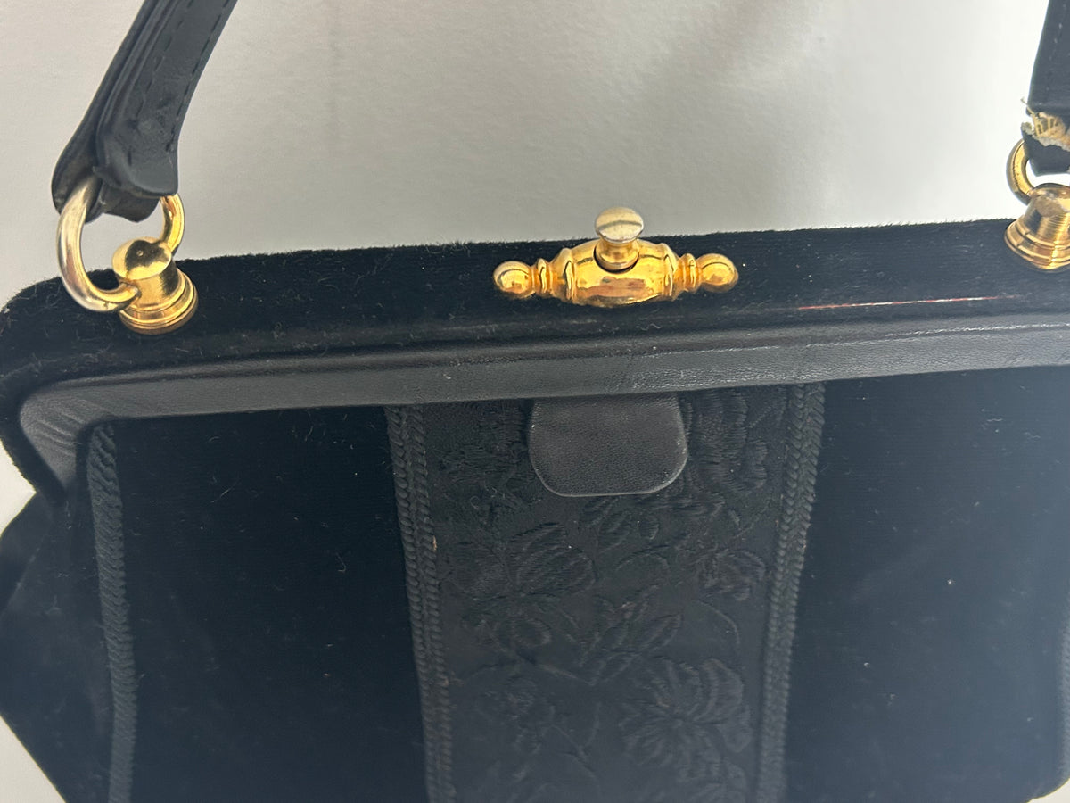 Vintage 1950s Beautiful Black Velvet & Floral Embroidered Bow Bottom Cocktail Evening Bag