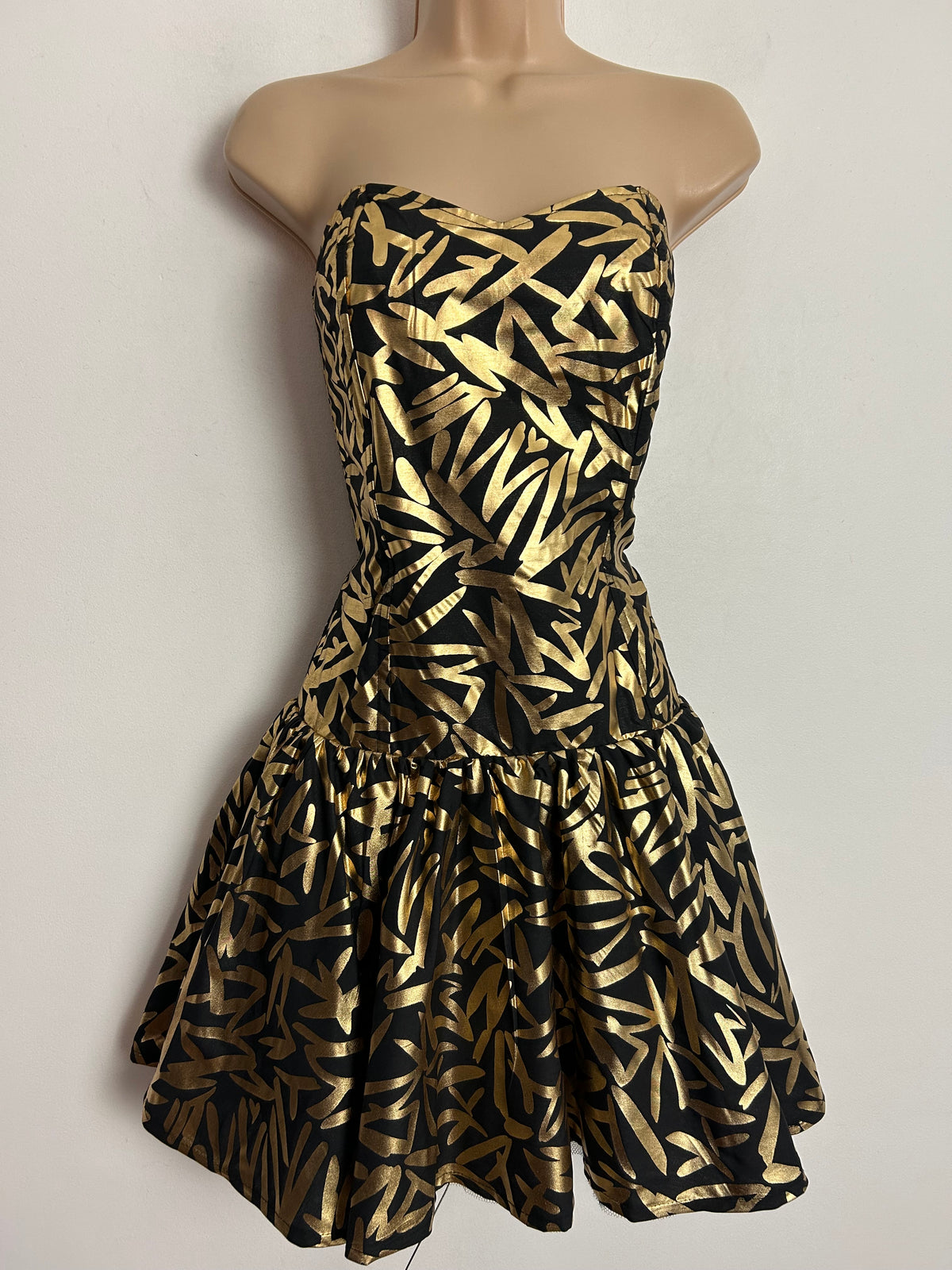 Vintage 1980s UK Size 8 Black & Metallic Gold Abstract Print Strapless Boned Mini Party Prom Dress