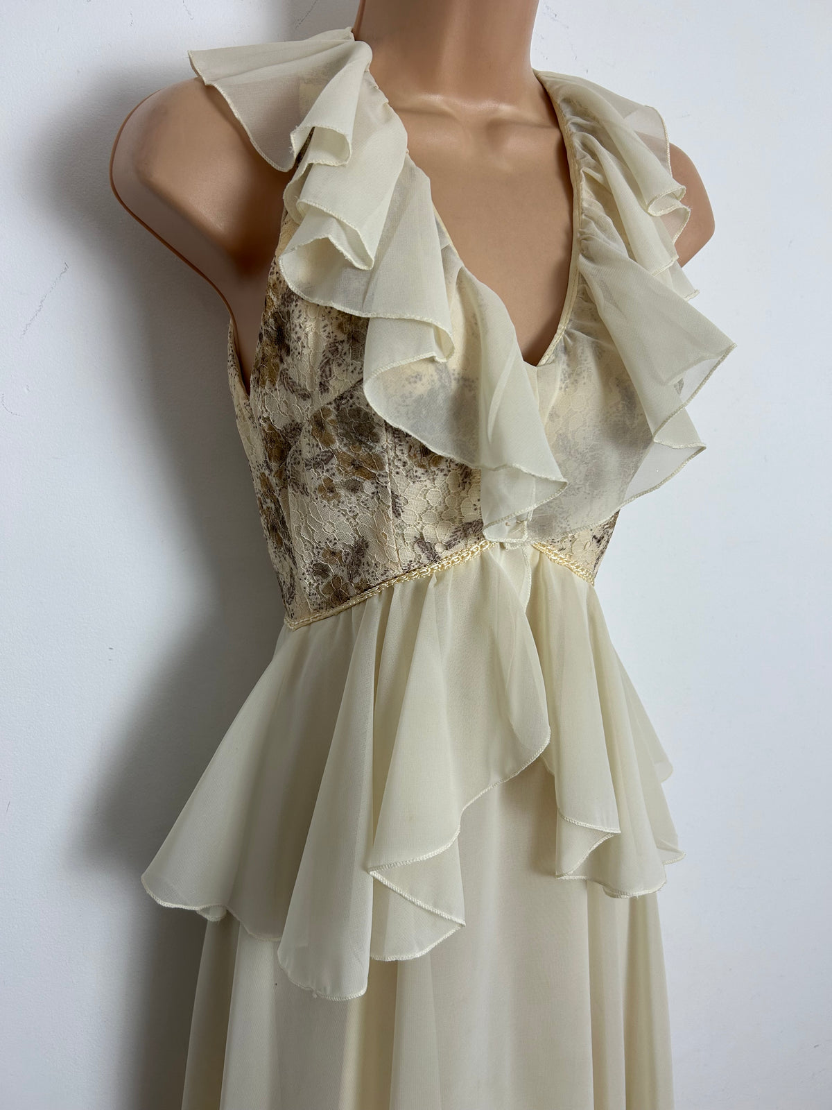 Vintage 1970s Size 4-6 Cream & Brown Lace Bodice Ruffle Trim Peplum Boho Maxi Dress