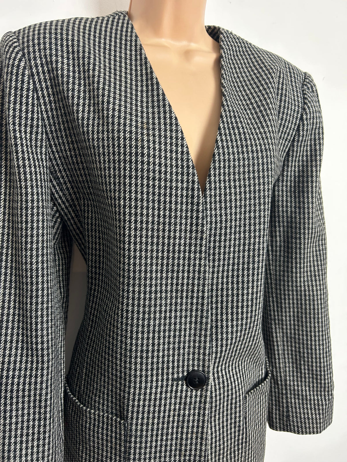 Vintage 1980s SASSON Size 14 Black & White Tweed Check Wool Mix Collarless Blazer