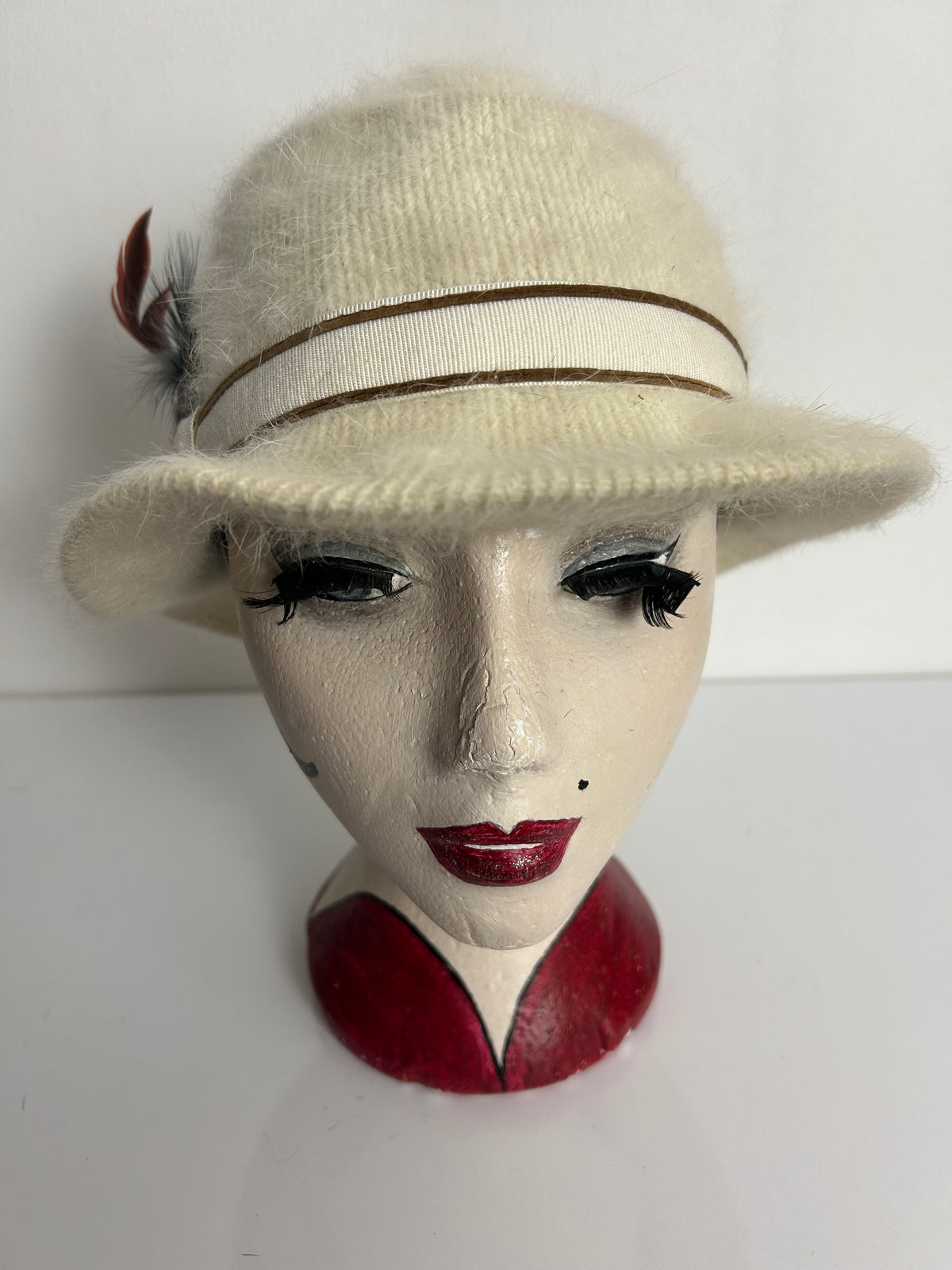 Vintage Cream Angora & Wool Mix Grosgrain Ribbon & Feather Detail Hat