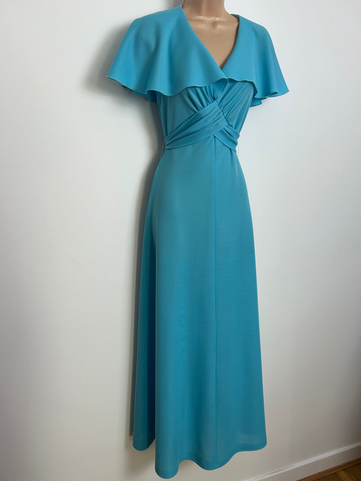 Vintage 1970s Size 8 Pale Turquoise Blue Shawl Collar Cross Over Tie Back Maxi Dress