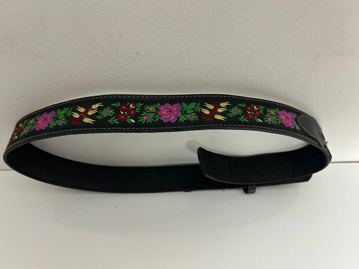 Vintage 1980s Black Leather & Floral Embroidered Detail Western Style Belt