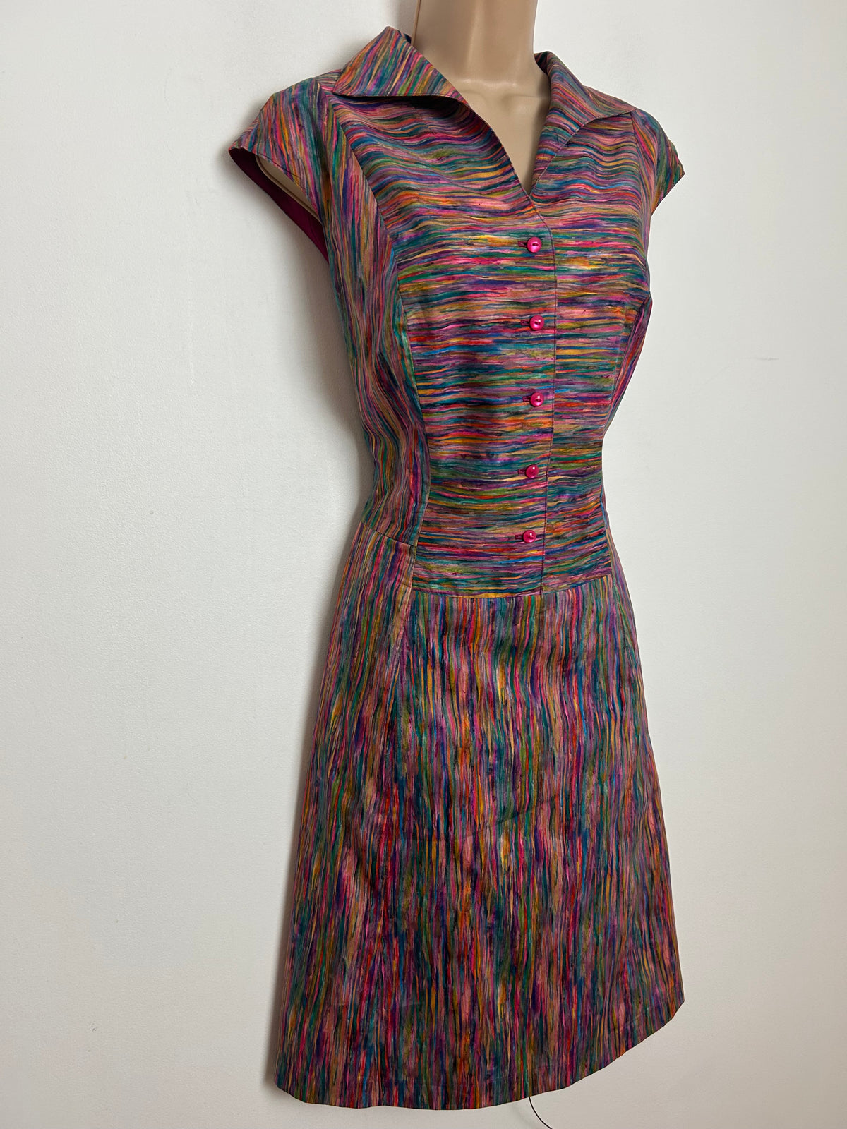 Vintage 1970s Size 10 Pink Blue Purple & Green Stripe Print Sleeveless Day Dress