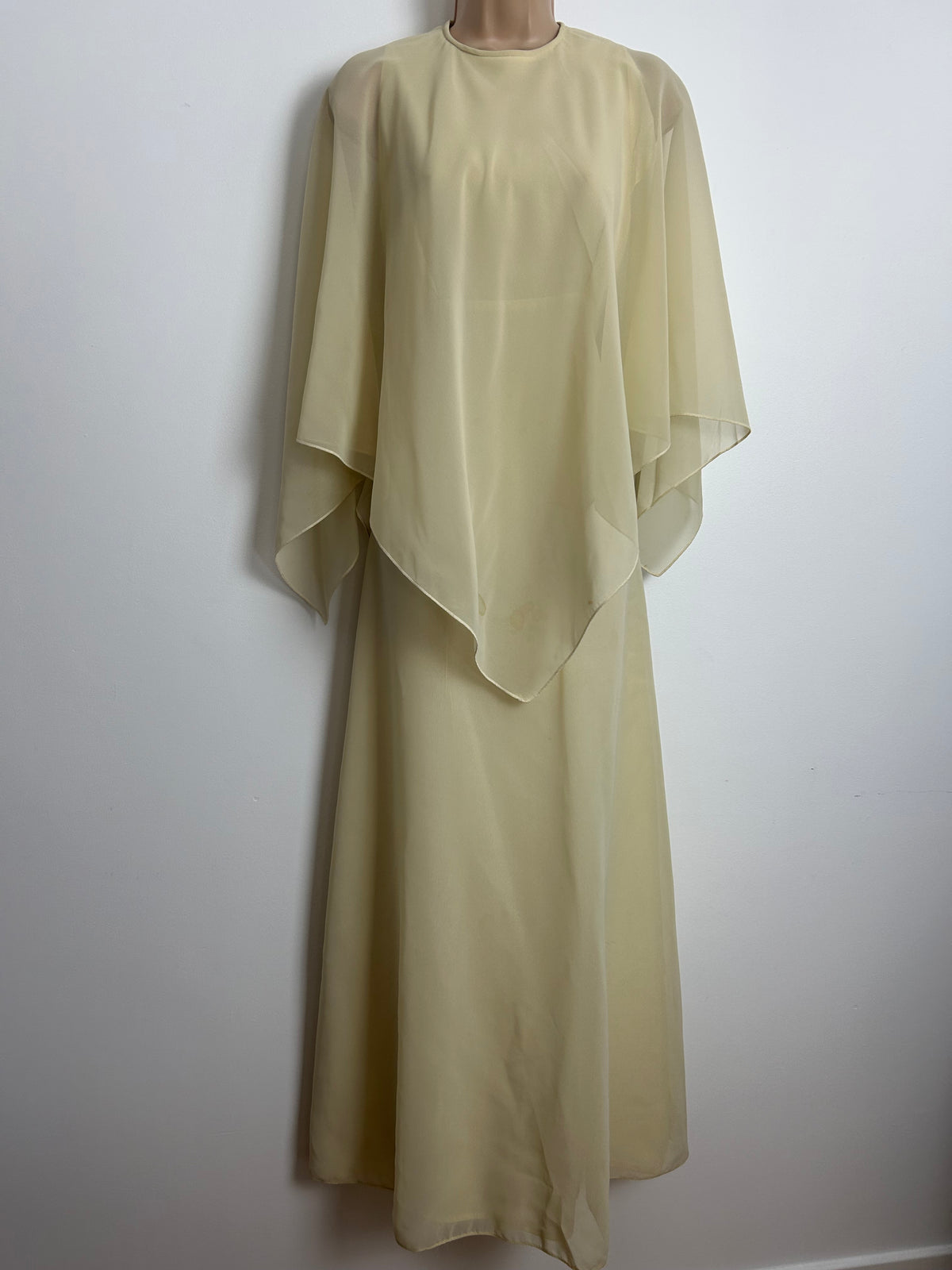 Vintage 1970s Size 8 Beautiful Cream Cape Sleeve Double Layered Boho Summer Occasion Maxi Dress