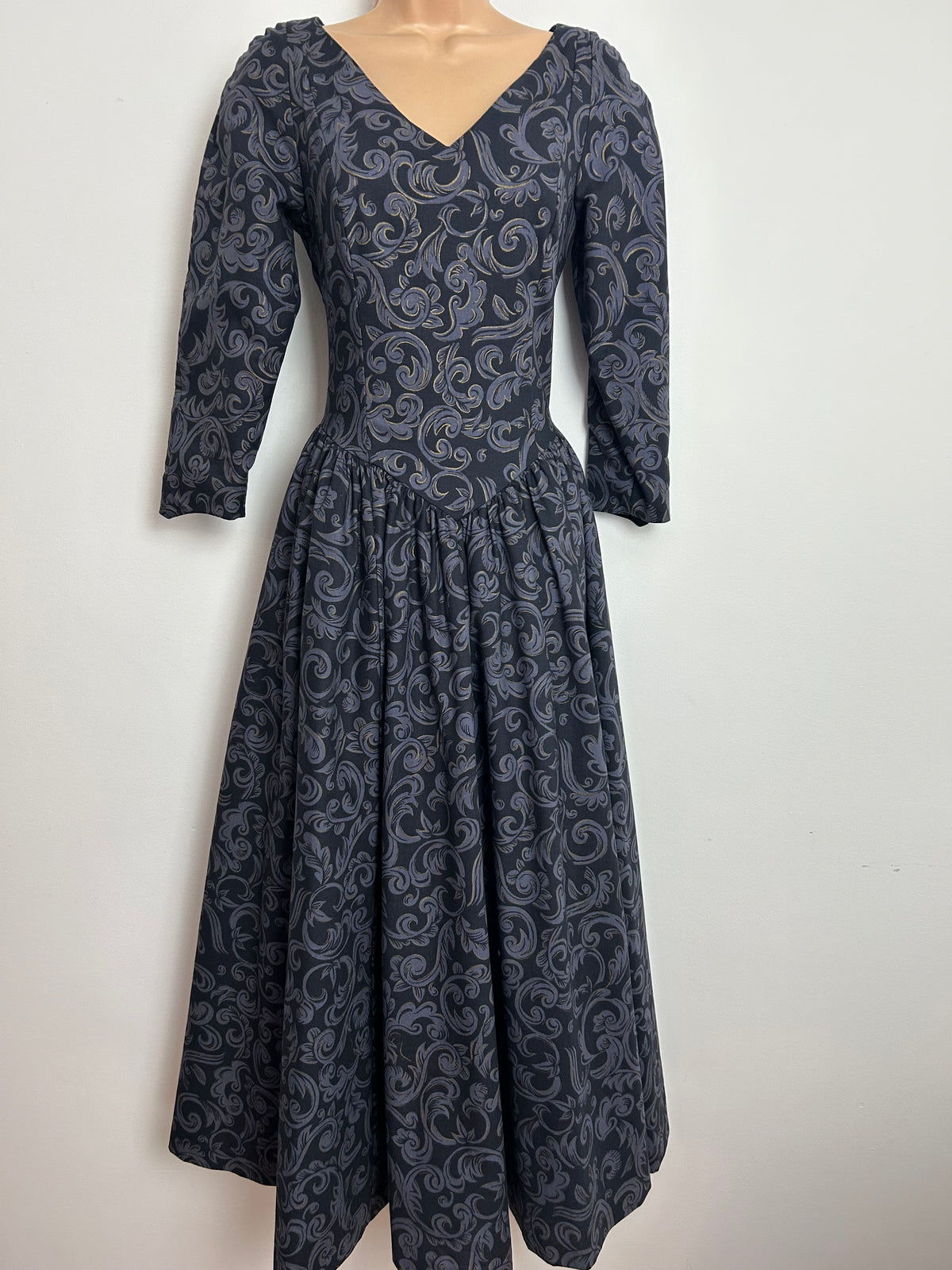 Vintage 1980s LAURA ASHLEY Size 8 Dark Grey & Gold Pattern Occasion Ballgown Dress