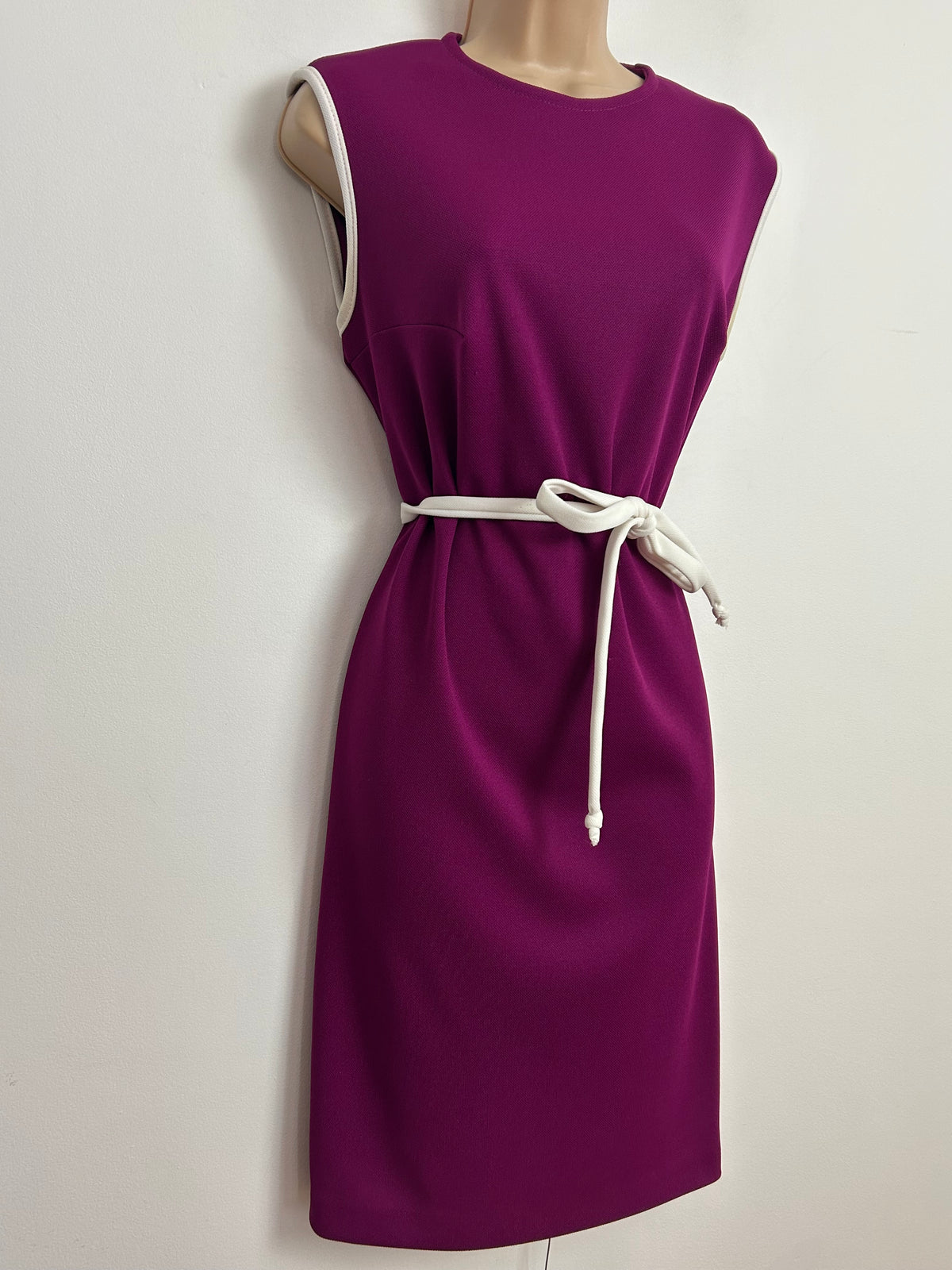 Vintage 1970s Size 14 Plum Purple & White Trim Sleeveless Belted Mod Day Dress