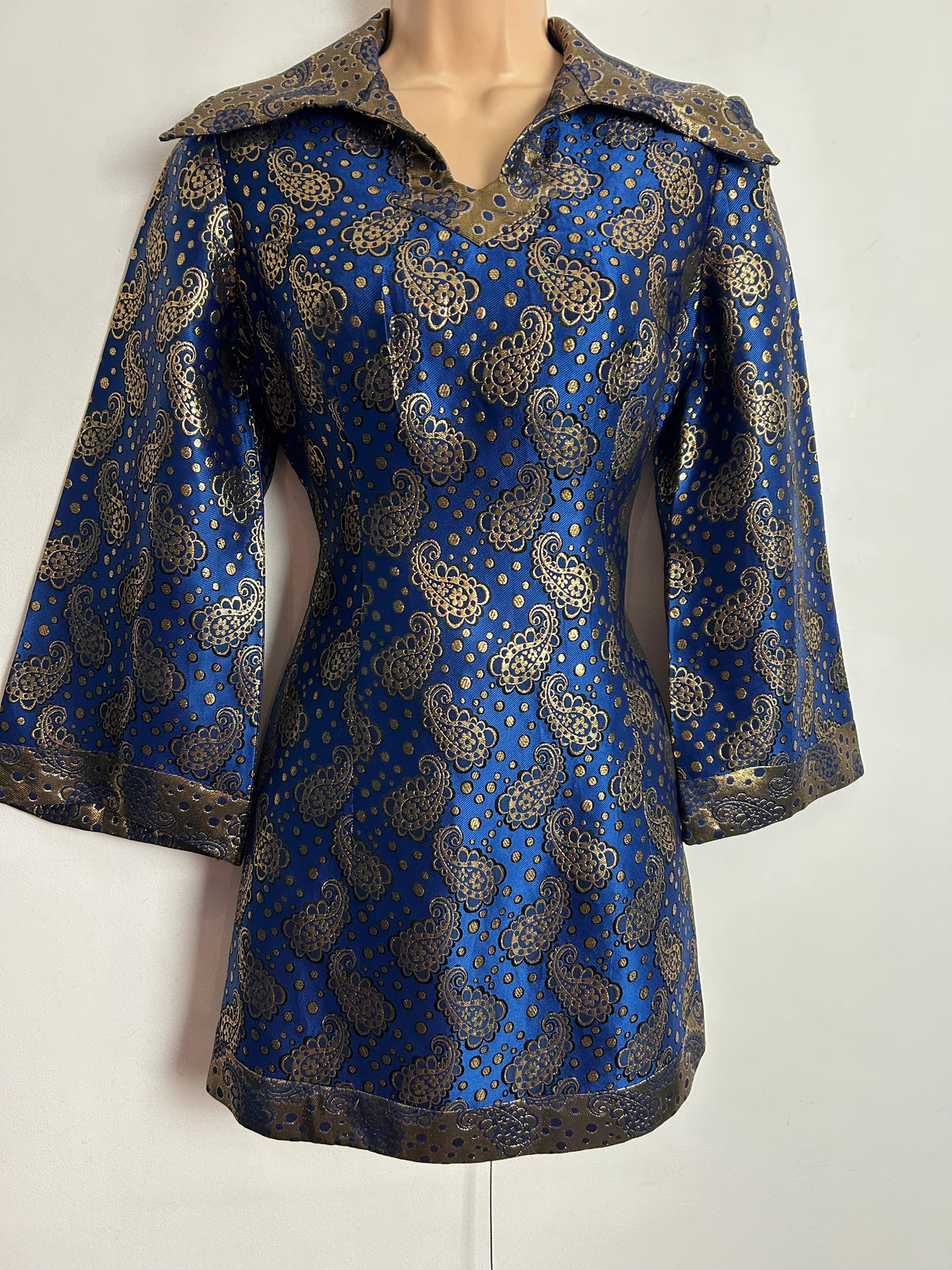Vintage 1960s UK Size 8 Dark Blue & Gold Lurex Jacquard Paisley Dagger Collar Mini Party Dress