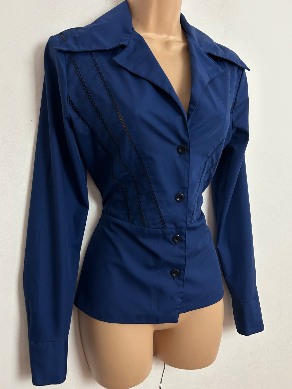 Vintage 1970s UK Size 12 Navy Blue Ladder Lace Detail Long Sleeve Dagger Collar Cotton Mix Tie Back Shirt